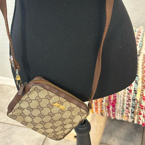 Gucci Beige/Brown GG Canvas Crossbody Bag - Picture 2 of 14